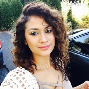 Meet your Posher, Ofelia